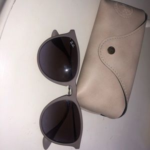 Customize Ray-bans!!